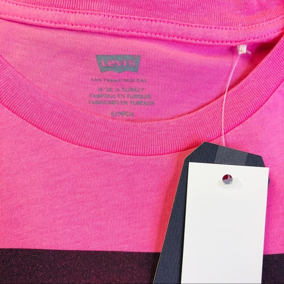 Levis | Women's Pink Perfect Graphic T-Shirt - Picture 7 of 7